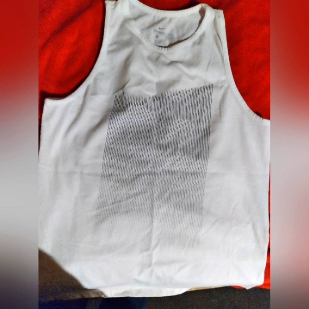 Nike rise 365 tank top